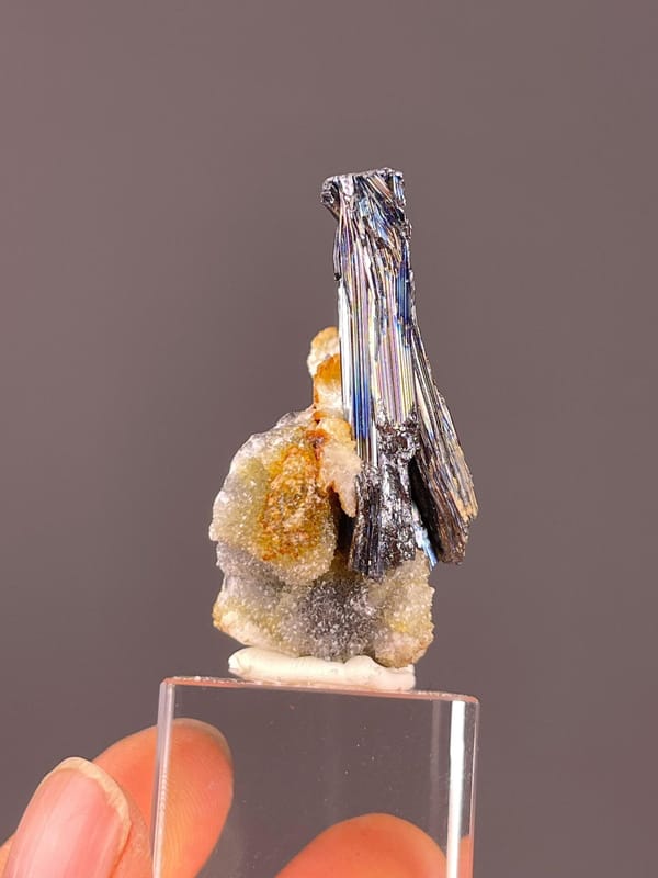 Stibnite Sb2S3 orthorhombic single crystal, Hunan, China