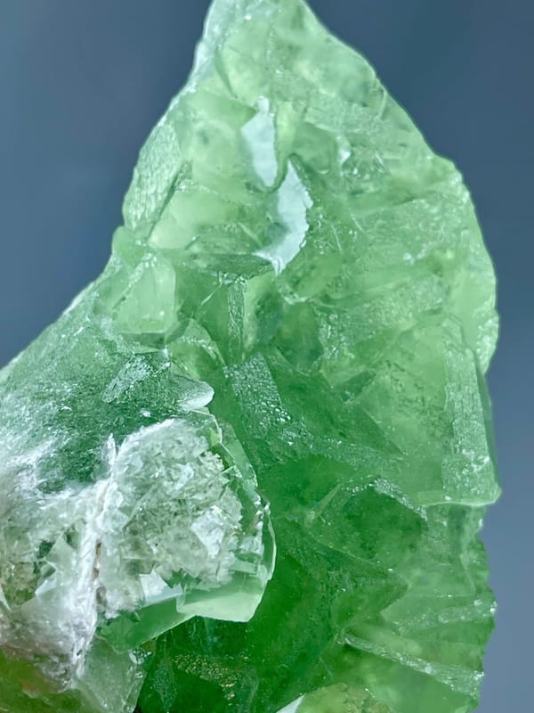 Top view of fluorite penetration twin, Xianghuapu Mine