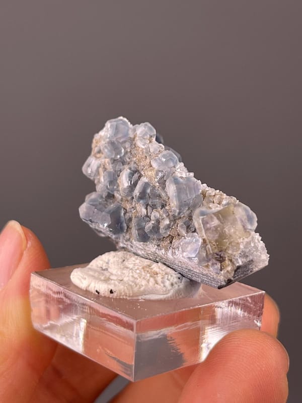 Back view of tanzanite-blue fluorite cluster