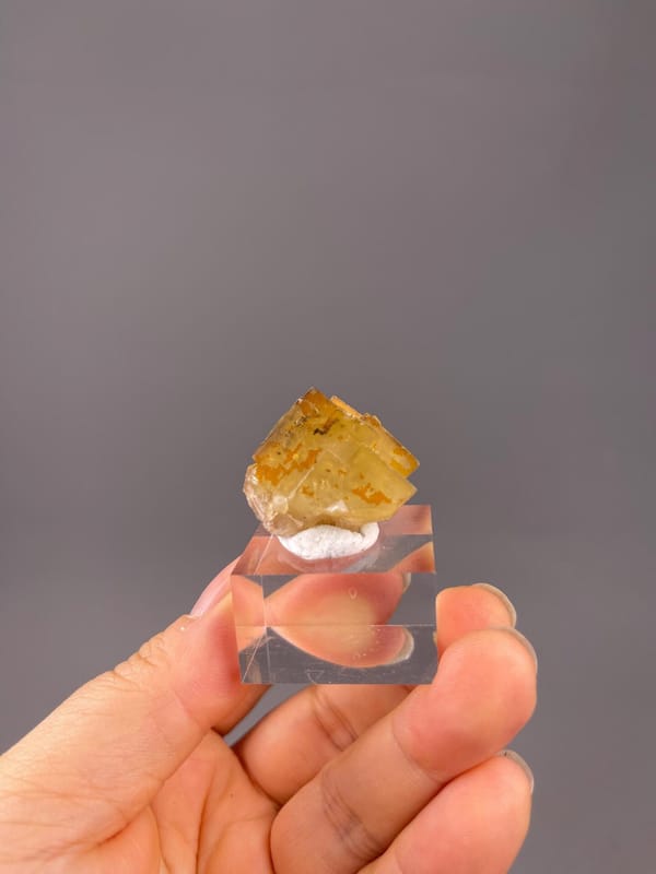 Vivid yellow color of rare Beijing fluorite cube
