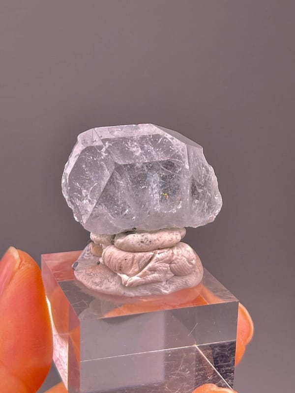 Back view of aquamarine crystal specimen