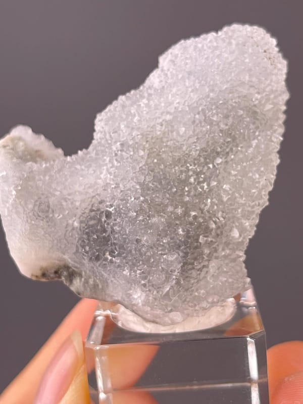 Side view of fluorite quartz cluster from Fujian
