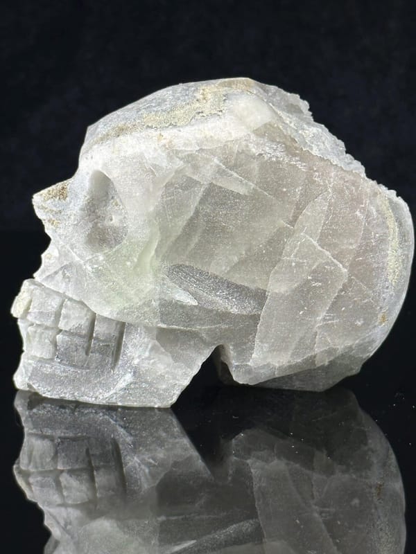 Side view of fluorite skull, 3.5×2.5×3 in