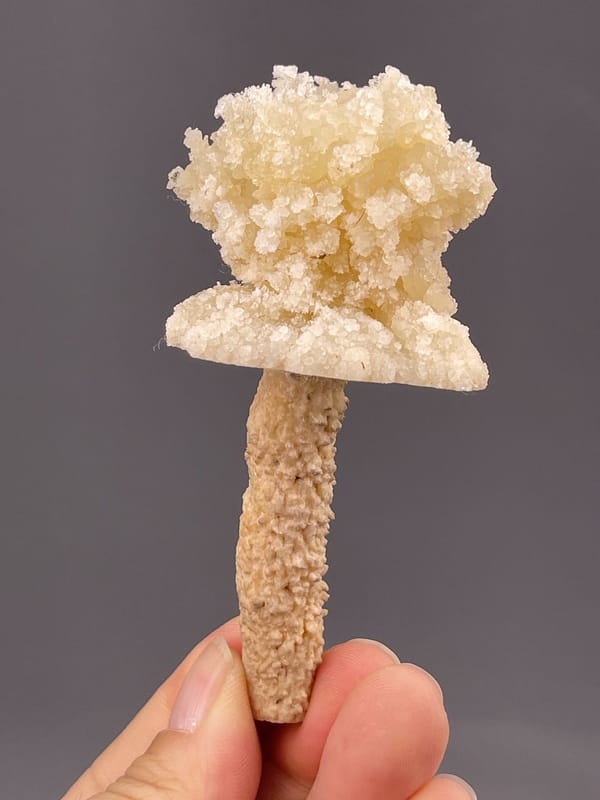 Angled view of Yunnan quartz highlighting columnar and druzy forms