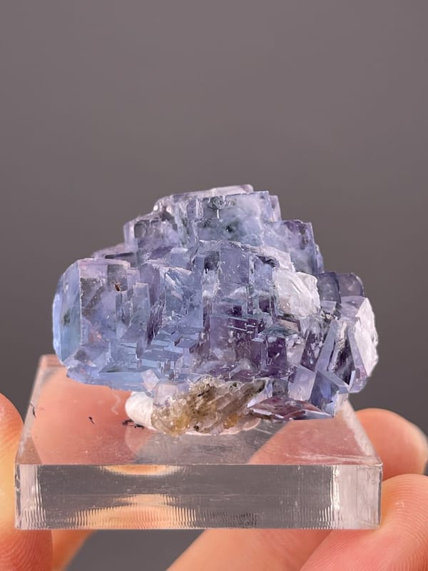 Front view of stepped phantom fluorite, 15×13×10 mm, Yaogangxian