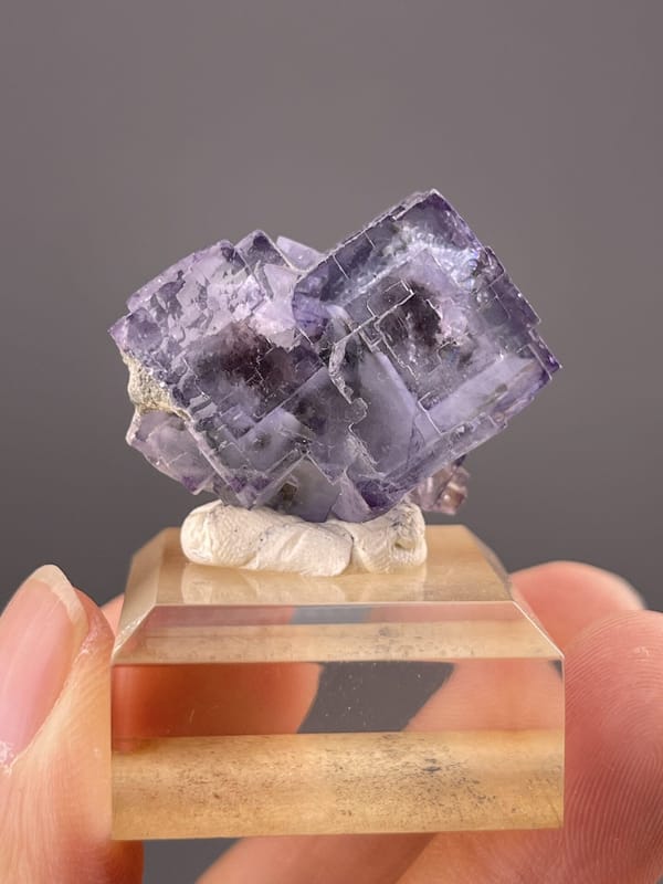 Side view of fluorite twin showing penetration twin geometry