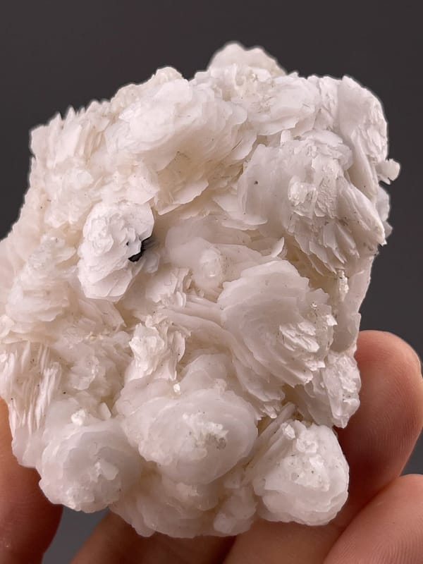 CaCO₃ trigonal calcite, Mohs 3, fibrous layered, Yaogangxian Mine