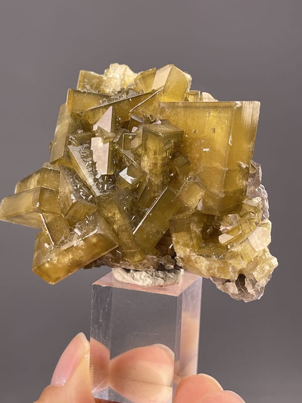 Top view of barite cluster showing tabular prismatic arrangement