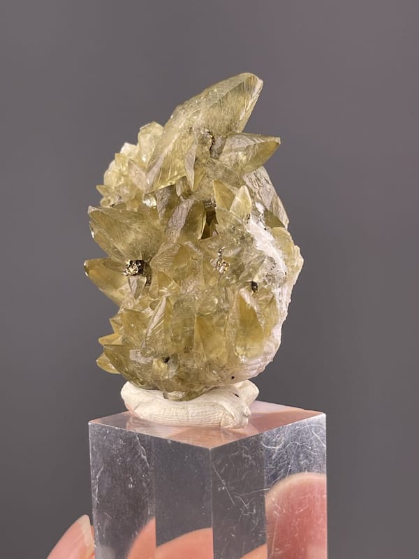 CaCO₃ trigonal calcite, Mohs 3, dogtooth habit, Daye Mine Hubei