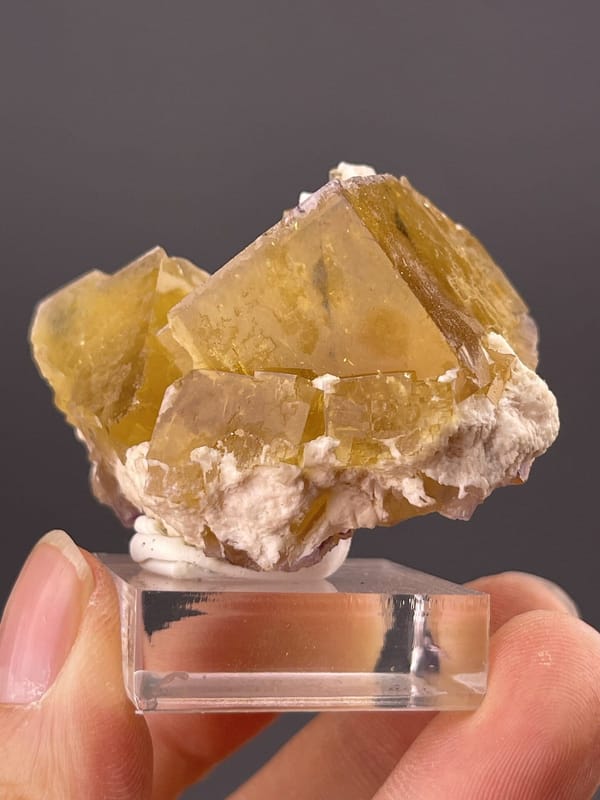 Front view of fluorite cube, 20×14×12 mm, Yanqing County China