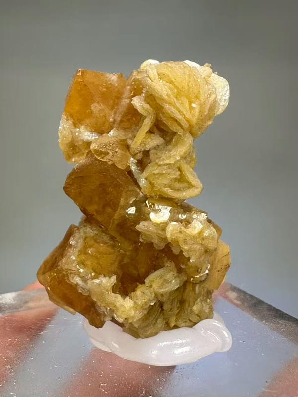 Scheelite Muscovite Mica Crystal - Xuebaoding Sichuan China - Natural Collector Mineral Specimen