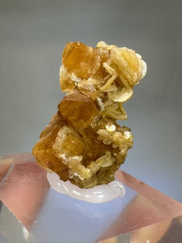 Scheelite Muscovite Mica Crystal - Xuebaoding Sichuan China - Natural Collector Mineral Specimen