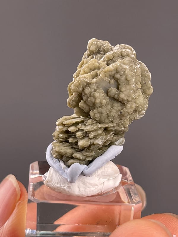 Calcite from Huanggangliang, Inner Mongolia, China: front detail of the densely nodular crown.