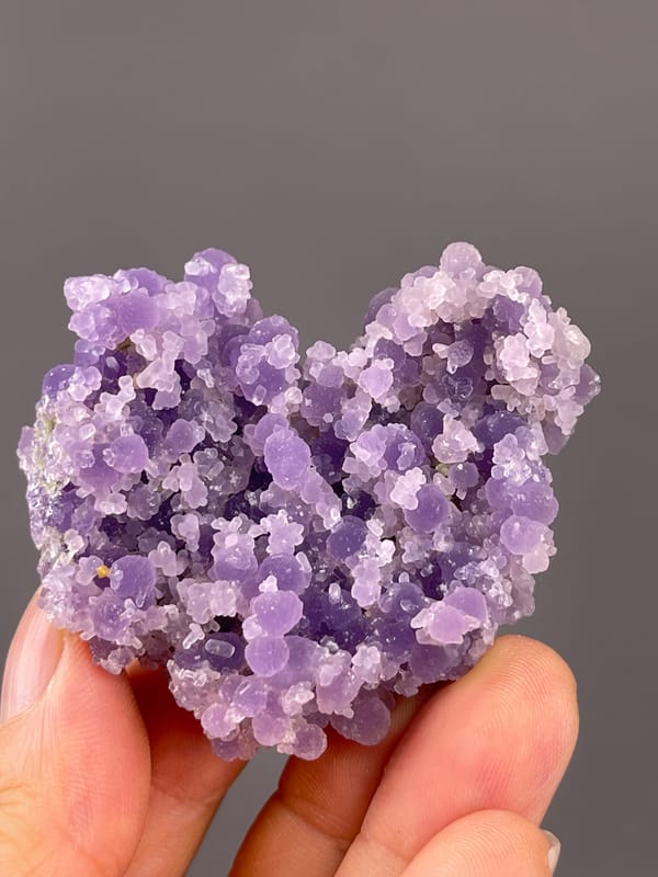 Grape Agate from Indonesia: close frontal view of sparkling rounded growths.