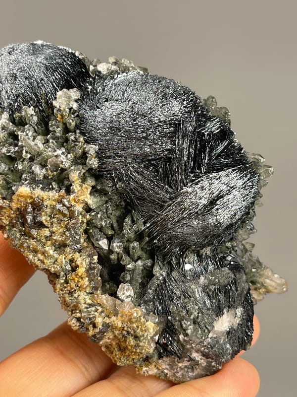 Hematite from Inner Mongolia, China: close view of the overlapping black blades.