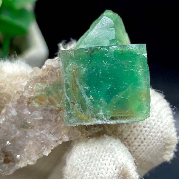 Glassy green fluorite cube on druzy quartz from Hebei — alternate view