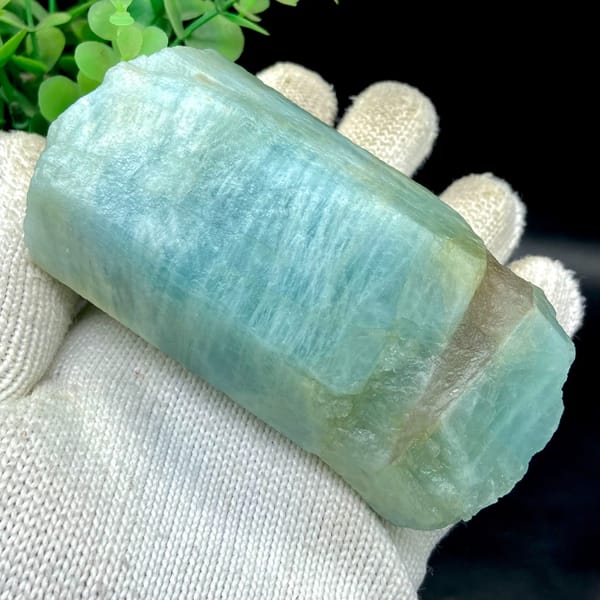 Stout sea-green aquamarine prism from Fujian, China, top view