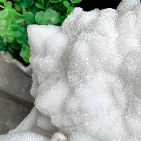 Snow-white sparkling quartz plate from Guangdong, China, top view