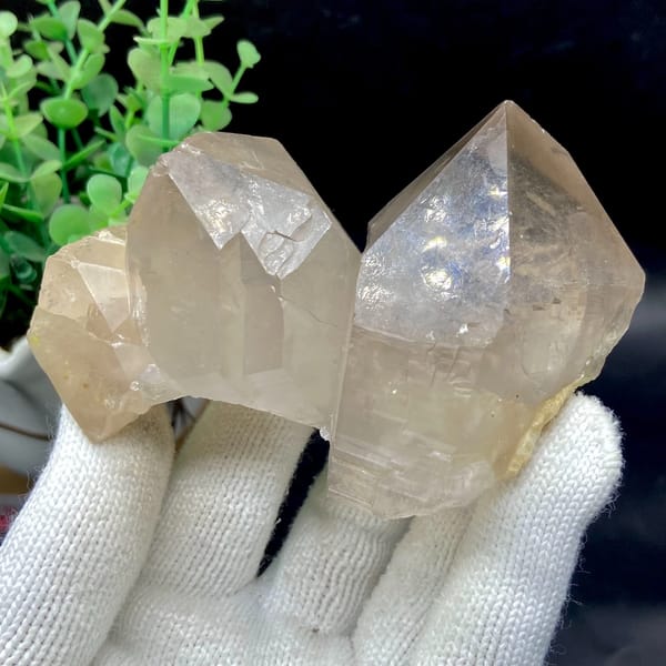 Two pale topaz crystals with sharp terminations from Pakistan, second angle