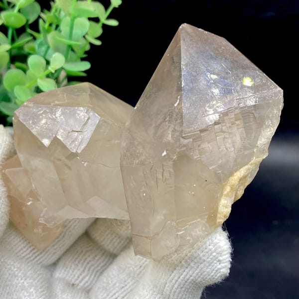 Two pale topaz crystals with sharp terminations from Pakistan, reverse side