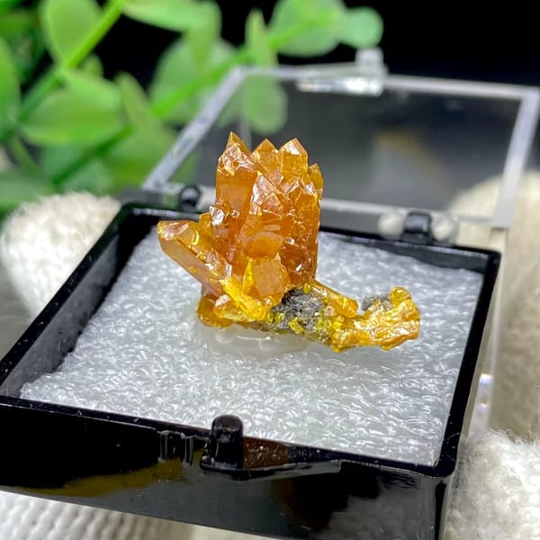 Quartz crystal cluster from Hunan, raw mineral specimen for collectors, photo 2 of 9