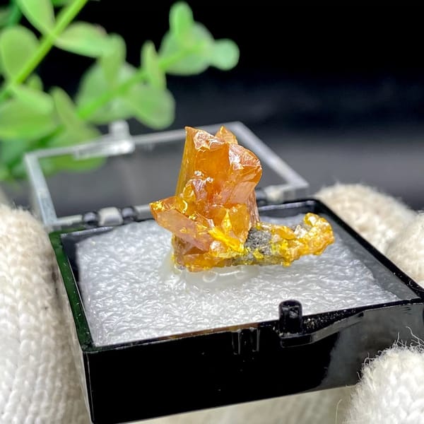 Cluster of golden yellow quartz from Hunan, one-of-a-kind specimen, photo 3 of 9