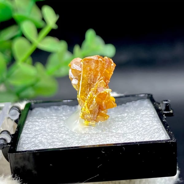 Raw quartz crystal cluster from Hunan, mineral specimen, photo 8 of 9