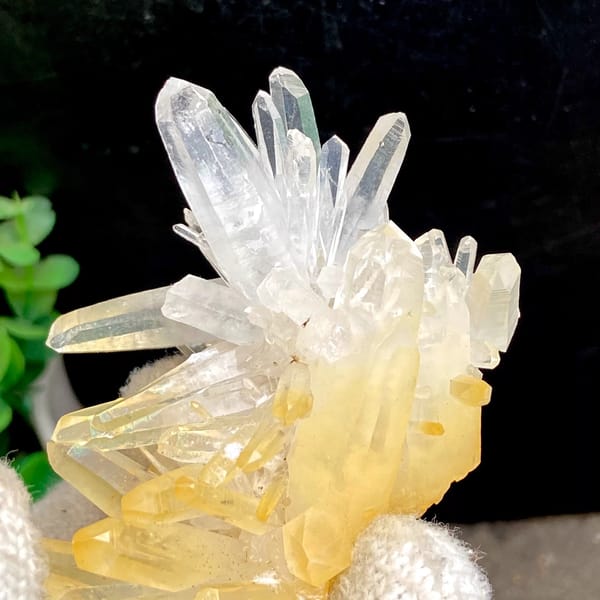 One-of-a-kind golden quartz crystal specimen from China, photo 4 of 9