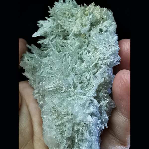 One-of-a-kind colourless quartz crystal specimen, photo 4 of 7