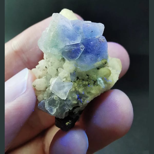 One-of-a-kind blue fluorite crystal specimen, photo 4 of 4
