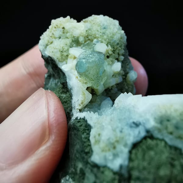 One-of-a-kind white quartz crystal specimen, photo 4 of 4