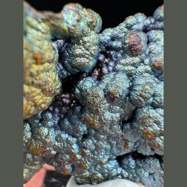 Iridescent Limonite 5.5 cm — detail view