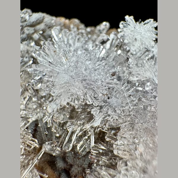 White Creedite Sprays 6.5 cm — alternate view