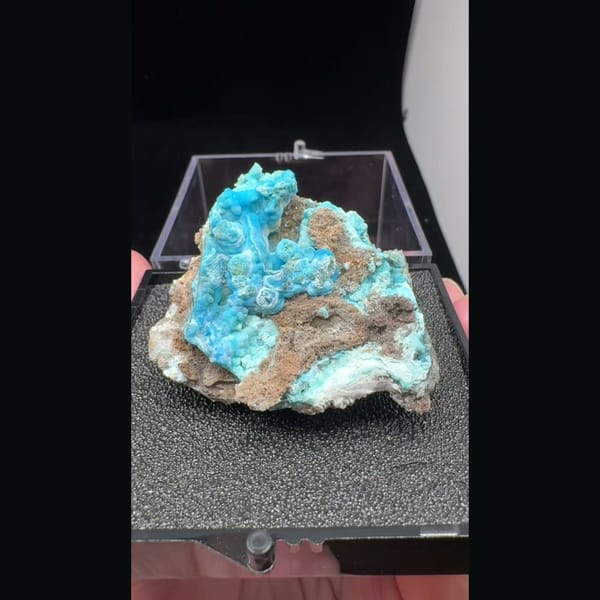 Blue Wavy Gibbsite Guizhou 5.0 cm — complete view