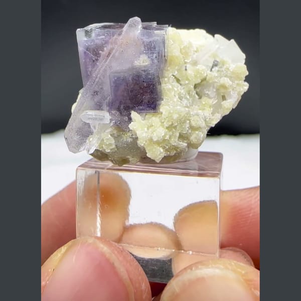 Purple Fluorite with Quartz and Mica Yaogangxian 2.7 cm — detail view