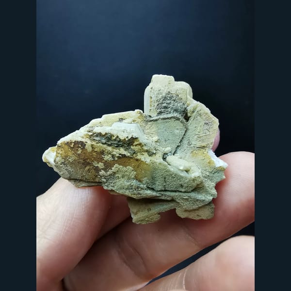 Yellow columnar and platy calcite — alternate view
