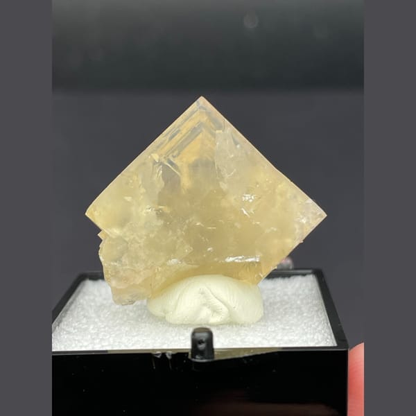 Glassy honey yellow fluorite crystal from Beijing — complete view