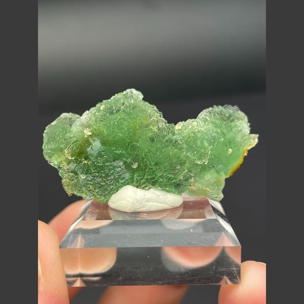 Stepped emerald green fluorite from Henan — alternate view