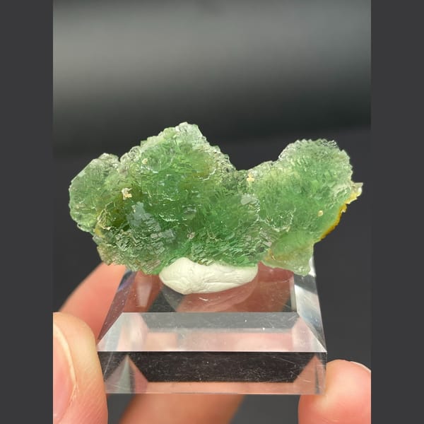 Stepped emerald green fluorite from Henan — detail view