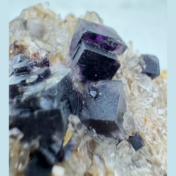 Deep Purple Fluorite with Quartz 5.0 cm — detail view