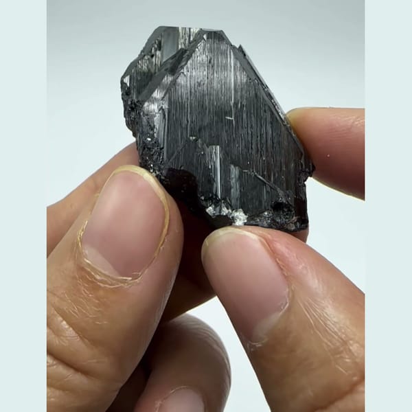 Lustrous Wolframite Crystal Yaogangxian 3.4 cm — detail view