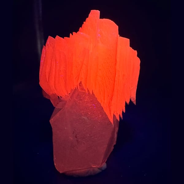 Layered Calcite on Quartz Yaogangxian 6.0 cm — alternate view