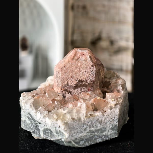 Pink Clay Skeletal Quartz Goboboseb, Namibia 512 g — complete view