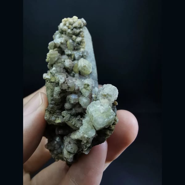 Quartz with purple calcite and yellow dolomite — alternate view