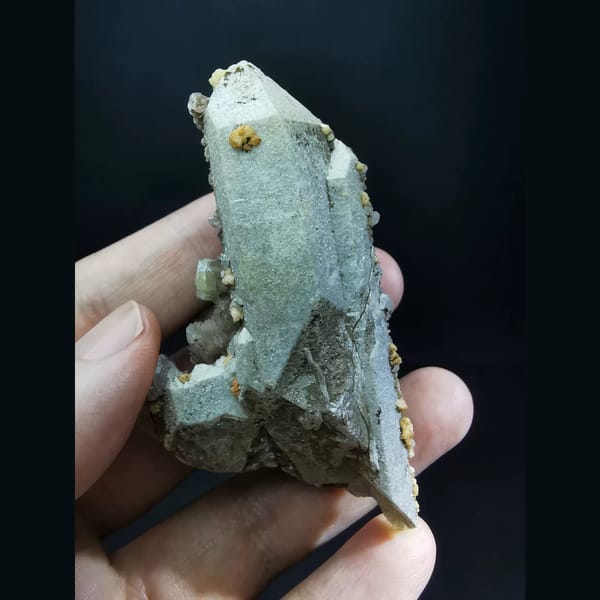 Quartz with purple calcite and yellow dolomite — detail view