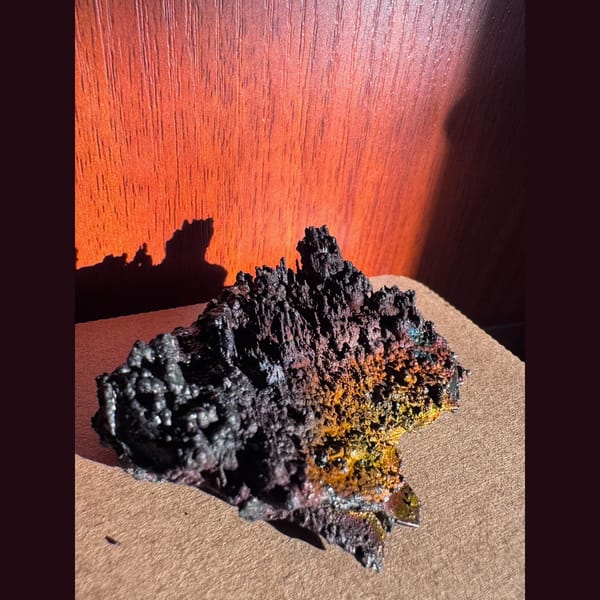 Iridescent Limonite Guizhou 6.0 cm — detail view