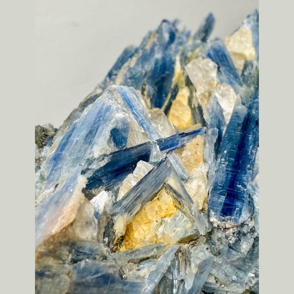 Blue Kyanite Blades 8.0 cm — alternate view