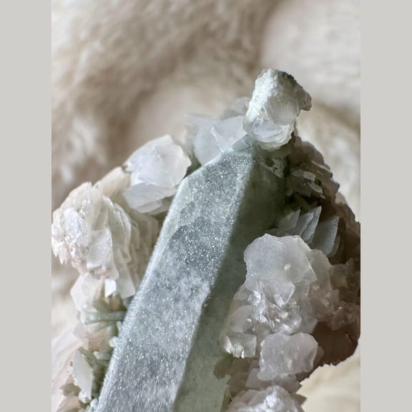 Quartz with Calcite and Green Crystals Inner Mongolia 5.0 cm — detail view