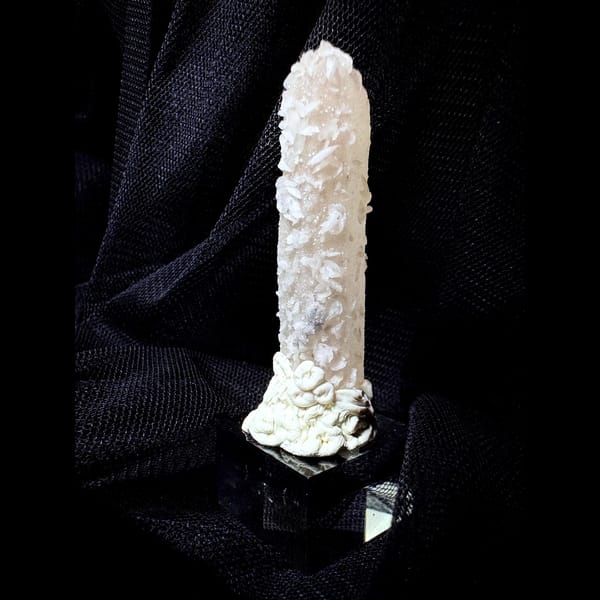 Quartz with Calcite Flowers Inner Mongolia 5.0 cm — complete view