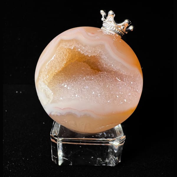Orange-Pink Agate Geode 4.2 cm — complete view